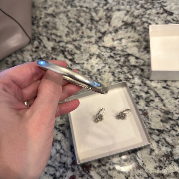 Vintage bangle bracelet and cross earring set - Picture 8 of 8